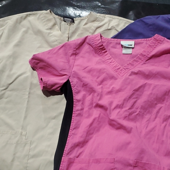 Scrub top bundle - Picture 2 of 3